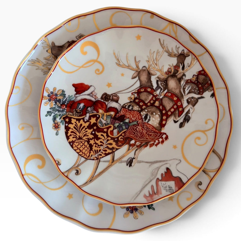 Williams Sonoma Holiday Reindeer Plates  (Set of 2)