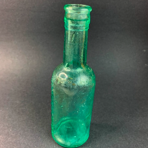 Vintage Lea & Petrine Worcestershire Sauce Glass Bottle J117DS-Green Measurements: 7” tall
