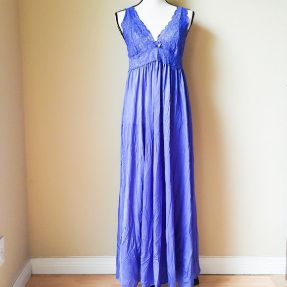 Vintage Shadowline Sleeveless Sweetheart Nightgown